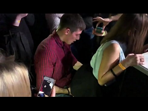 ❤️ Sesso reale in un nightclub russo. Ragazza russa di 18 anni nell'ano e nella vagina scopata in un nightclub ☑ Porno bello al it.hentaibar.ru ☑